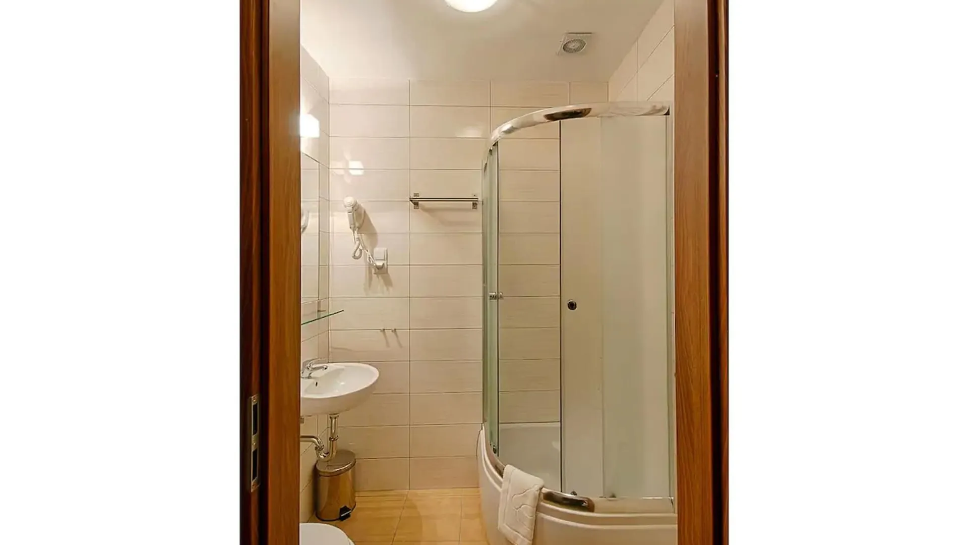 Hotel Yarden By Artery Hotels Krakow Poland